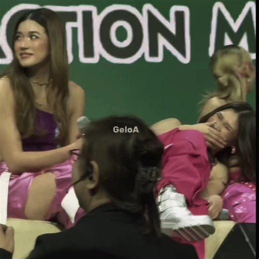Gwen's Subtitle Surprise: A Hilarious Reaction