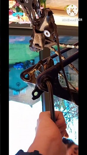 SRAM made this part SO easy to replace #mtb #bikemaintenance #shorts