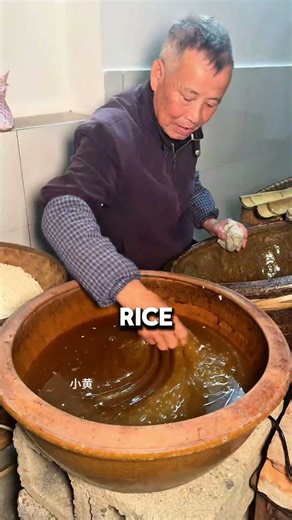 Ancient method of making puff rice by hand #puffedriceballs #shorts #ancienttechniques