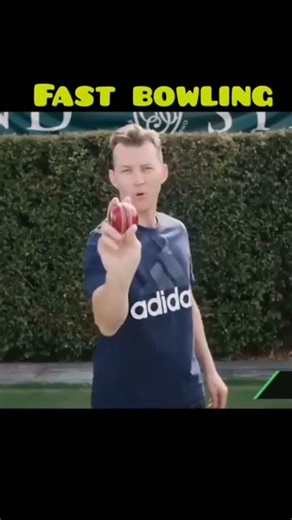 How to reverse swing ball🤯🤯 || SWING BALL TIPS #shorts #cricket #cricketlover #sigma #ytshorts‪