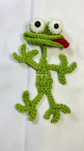 Introducing the Lizards OSCAR 🦎😅🐸 #crochet #amigurumi #crochetinspiration #lizards #lizard #frog #crochetfrog #frogs #froglove #artsandcrafts #patterntest #crochetbagcharm #fiberart #yarn #fun #funny #diy #fyp #bagcharm #keychain #crochetkeychain #bagcharms #OSCAR | Crochet Creator