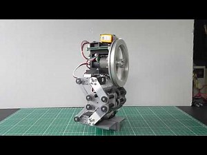 リアクションホイールでバランスする二足歩行ロボット