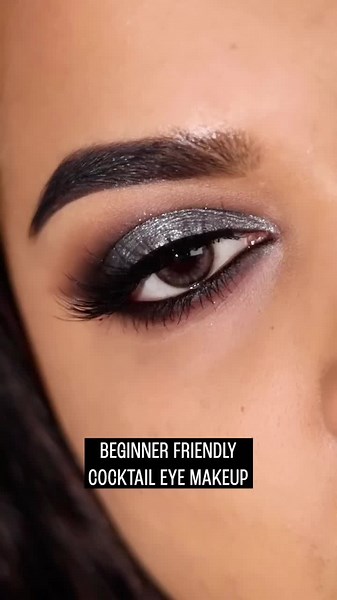 Elegant Silver Smokey Eye Makeup Tutorial