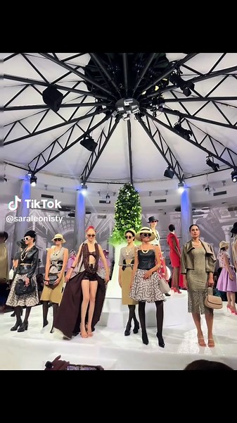 Sfilata Alviero Martini: Moda e Stile