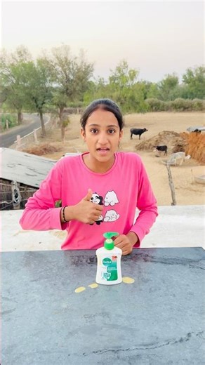 Smiti Ko Liquid Soap Use Korna Sikhna Ha 😳😂#shorts
