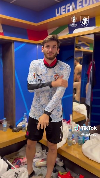 Deserved One - Ronaldo and Kvaratskhelia Exchange Shirts