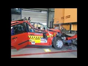 Crashtest: Rear underrun protection systems of heavy goods vehicles