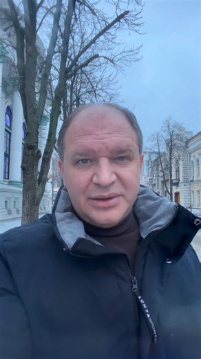 Ion Ceban on Instagram: "Avertizările meteorologice de cod galben pentru polei și ghețuș, valabile pe întreg teritoriul țării, au fost prelungite până la data de 9 februarie. 1.500 de angajați intervin continuu, timp de trei săptămâni, pe străzile Capitalei, precum și pe drumurile spre suburbii. Sunt și ei oameni, iar unii dintre ei nu ajung acasă cu zilele, fiind în teren, la datorie. În condițiile anunțate de meteorologi, vin cu un îndemn și o rugăminte: rămâneți în siguranță, nu porniți la dr