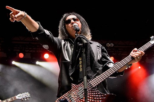Gene Simmons Kicks Off 2025 Solo Tour: Video, Set List