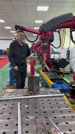 Industrial Robots for Efficient Factory Automation