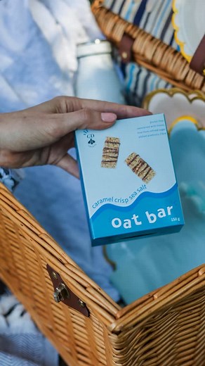 Road-trip ready 🍫 Pack GD Trail Bars & GD Oat Bars for beach days with the family, hikes & braais. Crunchy, chewy, honey-powered energy. We’re definitely packing the Caramel Crisp Sea Salt Oats Bars...Where to first? 🛒 Shop your favourites at your local health store or online at @faithfultonature & @wellnesswarehouse — tap the link in bio to order! #GDtheHoneyBrand #SweetendWithHoney #HolidaySnacks #OutdoorFuel | GD Chocolate