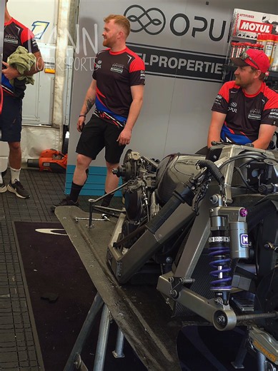 TT Sidecar Racing: MANN-Filter & Crowe Racing