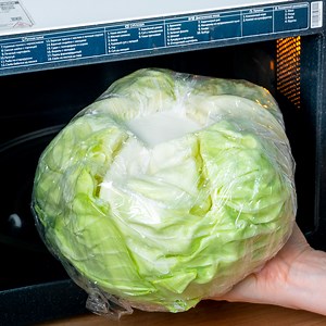 It never disappoints! This trick with cabbage in the microwave oven deserves applause Ingredients: cabbage - 1 piece milk - 300 ml (10.14 fl oz) IN THE MICROWAVE OVEN 15 minutes for the filling: onion - 2 pieces oil - 30 ml (1 fl oz) tomato paste - 50 g (1.76 oz) salt - 20 g (0.7 oz) black pepper - 7 g (0.25 oz) herbs of Provence - 10 g (0.35 oz) parsley - 20 g (0.7 oz) boiled rice - 300 g (10.6 oz) Tray size 15 x 25 cm (6 x 10 in) onion - 2 pieces tomato juice - 600 ml (20.3 fl oz) IN THE OVEN 