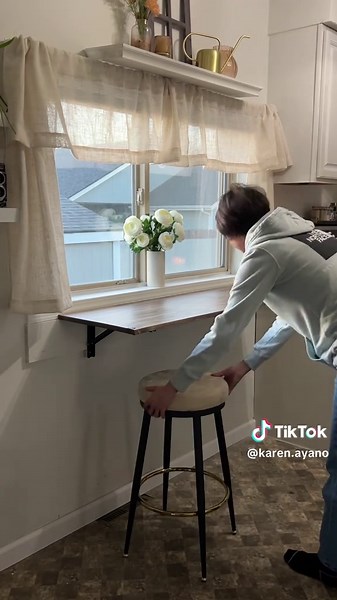 DIY Small-Space Dining Table Solution for Your Kitchen