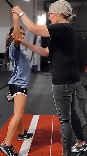 It’s a CURVE kind of day! •Drop Curve •Back Door Curve •Drop Curve •Curve Want to TRAIN with me, the LINK is in my bio. DM if you have questions about private 1-on-1 training. Follow for more tips! .⁣ .⁣ .⁣ .⁣ . #athlete #baseball #baseballplayer #baseballtraining #baseballworkout #fastpitchsoftball #mlb #performancetraining #pitcher #pitching #pitchingcoach #pitchingdrills #pitchinglessons #pitchingmechanics #pitchingtips #pitchingtraining #softballcoach #softballdrills #softballgirls #softball