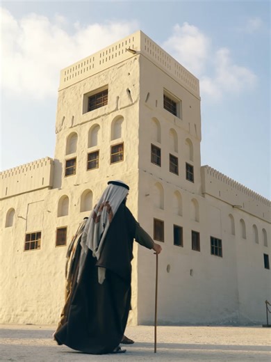 يعود #مهرجان_الحصن هذا العام، من 17 يناير إلى 1 فبراير 2026، كتمثيل حي للتراث والثقافة الإماراتية. كونوا جزءاً من تاريخ أبوظبي العريق، واكتشفوا تراثها وتقاليدها الأصيلة. احجزوا تذاكركم الآن عبر الرابط في البايو. #الحصن #في_أبوظبي This year, #AlHosnFestival is back as a living cultural expression from 17 January to 1 February 2026. Don’t miss your chance to be part of Abu Dhabi’s rich history, traditions and heritage at the heart of the city. Book your tickets via the link in bio. #AlHosn #InAbuD