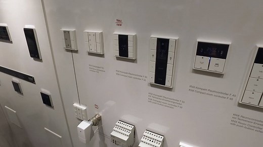 Der neue KNX Kompakt-Raumcontroller F50. Alles erklärt in einer Minute. www.jung.de/knxkrm | JUNG