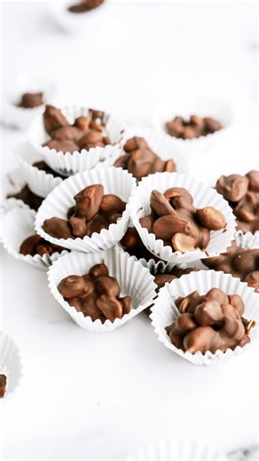 Six Sisters' Stuff | Easy Recipes | Instant Pot Nut Clusters One of the easiest (and quickest!) ways to make these little chocolate candies! Find the recipe on our website,... | Instagram