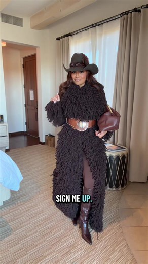 Over the top and fabulous for a trip to New Mexico with Google ✨ #fumithelabel #coach #winteroutfit