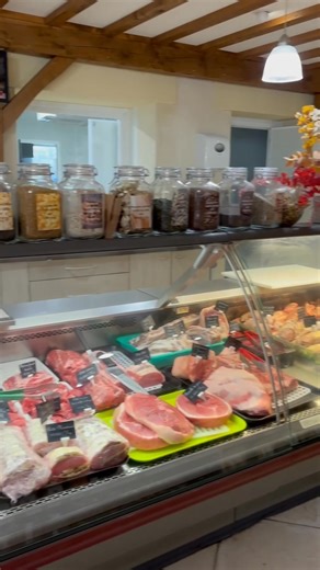 À la Ferme du Louvier, on vous accueille avec des produits fermiers, locaux et de qualité, en circuit court, directement du producteur à votre table !🧀🥩🥚 🕒 Horaires d’ouverture : Mercredi : 14h – 18h Jeudi : 9h – 18h Vendredi : 9h – 19h Samedi : 9h – 18h 📍 Ferme du Louvier – À très bientôt ! | La ferme du louvier