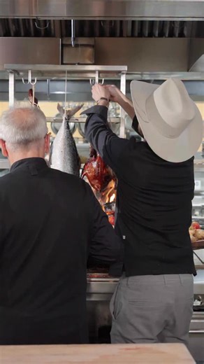 It’s almost HERE – just days away! 🧡 This Sunday, Oct 19, the Beverly Hills Autumn BBQ brings elevated BBQ, crafted cocktails, live music, and a powerful purpose: supporting @NoKidHungry to help end childhood hunger. Powerhouse talent includes: Damon Gordon, Evan Funke, Nancy Silverton & Alisa Vannah, Burt Bakman, Daniel Castillo, Frank Ostini, Eric Werner, Tato Giovannoni & Alex Resnik. 🔥 Hand-selected by Chef Wolfgang Puck, award-winning chefs and mixologists will serve signature, elevated t