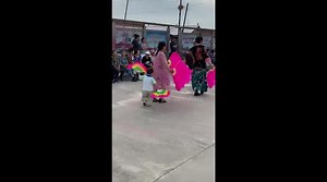 Little boy steals the show with adorable take on traditional dance in China