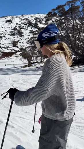 Passionate Skiing in Australia: Skiing Girls and Women in Sports