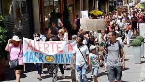 Carcassonne : forte affluence à la manifestation contre le pass sanitaire