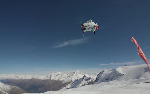 滑雪：滑雪的最高境界，就是在野雪上闪转腾挪