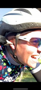 OUCH 😲 It's definitely swooping season! Tess was cycling down Federation Trail in Werribee when this magpie set its sights on her. 🚴‍♀️ 🎥: Tess Maree | ABC Melbourne