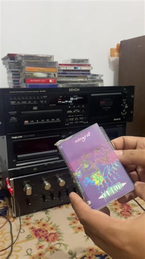 Cek sound casette jamrud album ningrat realease 2000 Tape player denon all fungscion cd and tape,but tascam only tape Give me money 2.000.000 in rupiah for denon and 1.000.000 rupiah for tascam #audiovintage #denon #speakervintage #tapeplayer #tascam