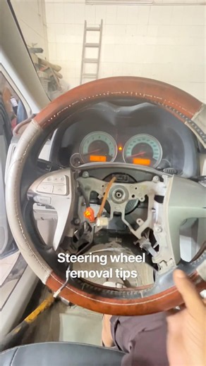 ⁠How to Remove a Steering Wheel Safely! 🚗⚡ #shorts #mechanic