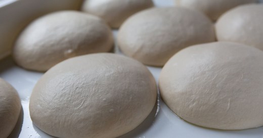 How Long To Let Pizza Dough Rise, According To Pizza Makers