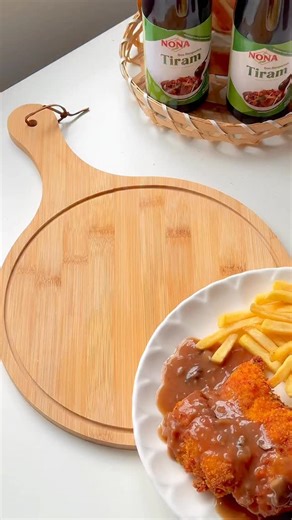 A girl with small tummy but big appetite 🇲🇾 | This is your sign to make crispy chicken chop at home! Crunchy on the outside, juicy on the inside. Simple steps, no fancy ingredients, but... | Instagram