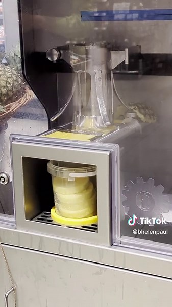 How this Automatic Pineapple Peeler/Cutter Machine Works | Reaction Video