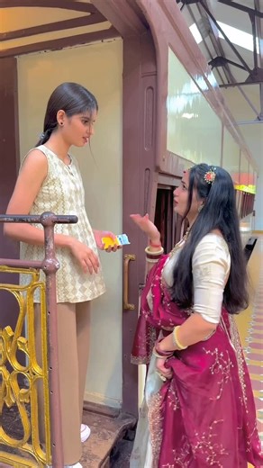 Savi Solanki on Instagram: "Ticket koni h bhaya java do 🥺🥺🙈❤️ #instagram #viralreels #tranding"