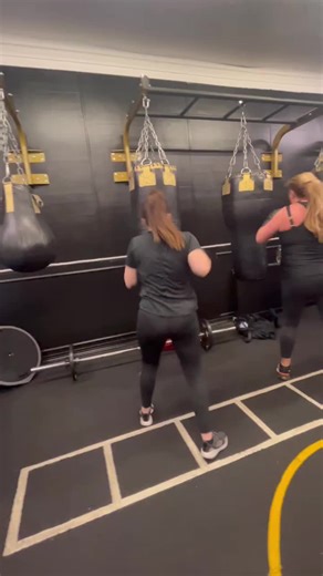 FRIDAY FINISHER 🔥🔥🔥 BREAKFAST CLUB 6AM BOXING & CIRCUIT FULL BODY WORKOUT WANT TO IMPROVE YOUR ENERGY LEVELS? BUILD A SOLID FOUNDATION & ROUTINE IN YOUR LIFE 💪 GAIN AND BUILD YOUR CONFIDENCE 💯 SHRED THE POUNDS ⚖️ IMPROVE YOUR STRENGTH 📊 #fitness #life #Foundation #structure #routine #strength #endurance #energy #Breakfast #club #6am #Monday #Wednesday #Friday #getupandworkout #fyp