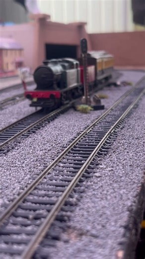 Oo gauge trains running #model #modelrailway #ooscale #automobile #modeltrain #trainspotting