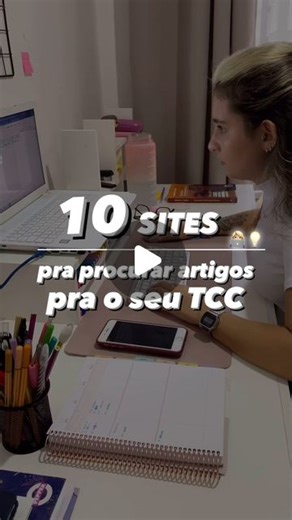 Thaís Soares l Professora de TCC on Instagram: "Não sabe onde procurar artigos pro seu TCC? 👩🏼‍💻💡 Eu recebo, diariamente, dúvidas dos meus alunos sobre sites confiáveis pra baixar artigos pro TCC. 🧠 Por isso, resolvi trazer aqui pra vocês 10 bases de dados pra você poder fazer a sua busca! 🔎 1- Google Acadêmico: possui uma ampla variedade de artigos, teses, dissertações, livros… 2- ScienceDirect: é uma plataforma de publicação de artigos científicos e de pesquisa, operada pela Elsevier, um