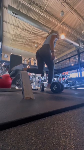 Leg Day Workout for Golf Girls: Strengthen Your Swing