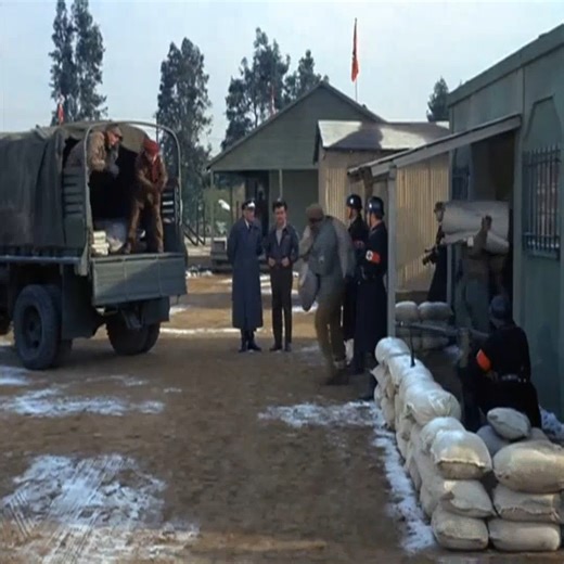 Hogan's Heroes - Hogan trying to fool Colonel Klink, convinces Germans the war is over | Medical Fisio Center - MFC