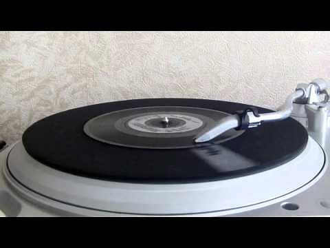 Smokie Ft.Roy Chubby Brown - Living Next Door To Alice (Who The F**k Is Alice?) (Wag 1995).