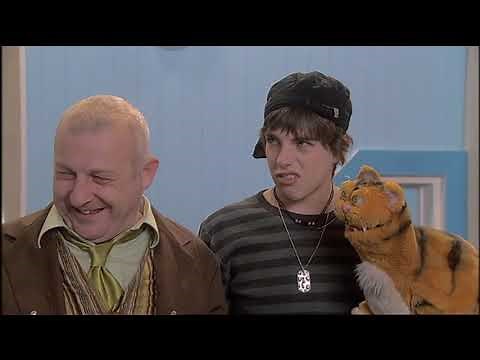 Bear Behaving Badly S01E16 Bin Man Nev (Widescreen)