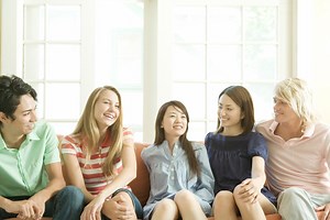 LINEが自動翻訳機に？外国人とのトークを通訳する裏技 [LINE（ライン）の使い方] All About