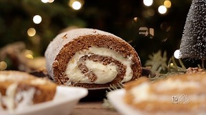 Bake This Perfect Classic Pumpkin Roll