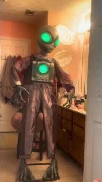 Home Accents Holiday Animated LED Moving Alien 6’ retired Halloween Animatronic