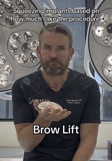 Dr Daniel Barrett on TikTok