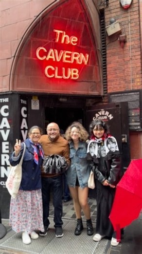 21K views · 3.2K reactions |  Beatles Tour with a friendly Colombian family ✌  Beatles Tour com uma simpática família colombiana  Beatles Tour con una amigable familia colombiana  #losbestles #fab4 #thebeatles #liverpool #beatlestour #beatleguide #guiaemliverpool #guiabrasileiro #guiaturístico #beatlesstory #agênciadeviagens #translado #transfers | The Beatles - Fans Across The Universe | Facebook