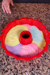 easy Easter treat y'all, this is a fun and tasty treat for spring or Easter | Kristin's Friends