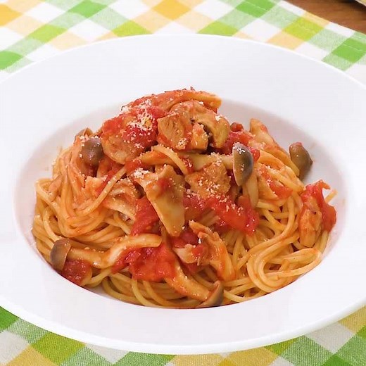 旨みたっぷり！ きのこと鶏肉のトマトパスタのレシピ動画・作り方 | デリッシュキッチン